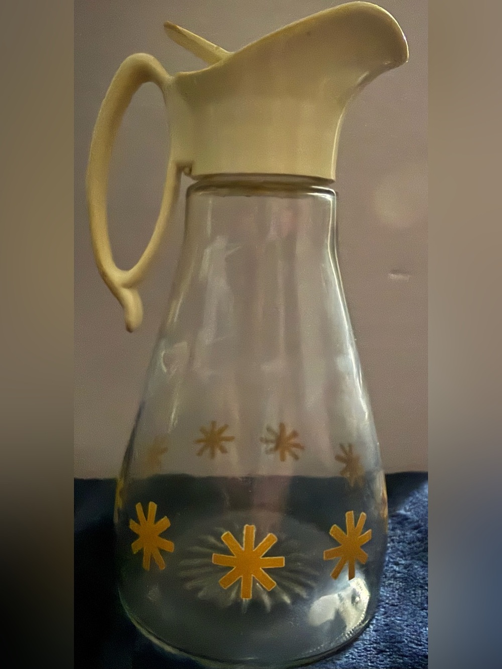 Vintage Log Cabin Syrup Glass Pitcher with Yellow Starburst Design
